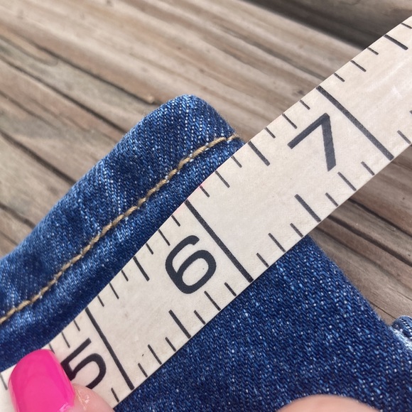 Universal Thread: High Rise (4R) - Picture 5 of 9